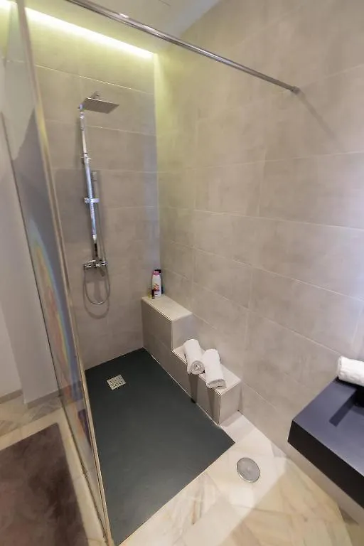 Rentalsevilla Suite Bali 0*, Seville Spain