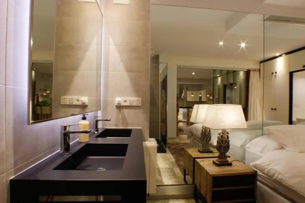 Rentalsevilla Suite Bali 0*, Seville Spain